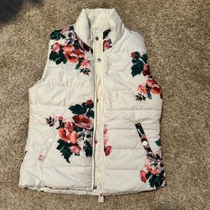 Joules Cream Floral Puffer Vest